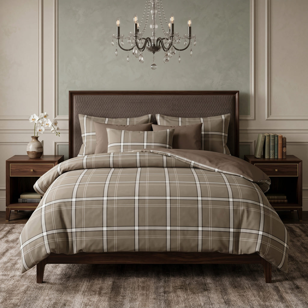 Pościel z mikrofibry dwustronna taupe beżowa kremowa w kretke 200x220 3 el. Briarwood Manor h1585 - Lunatis