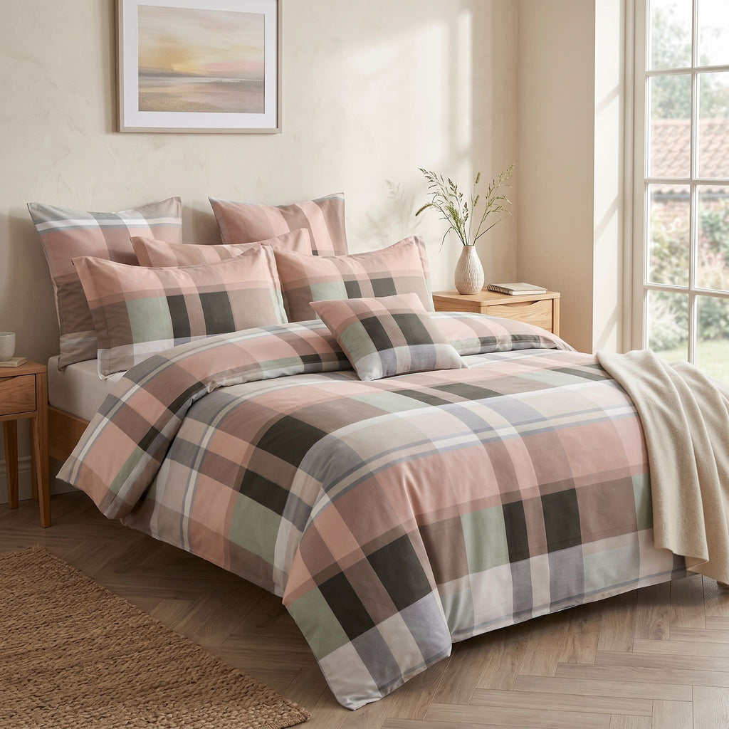 Pościel z mikrofibry różowa szara biała w krate 200x220 3 el. Blush Highland h1622 - Lunatis