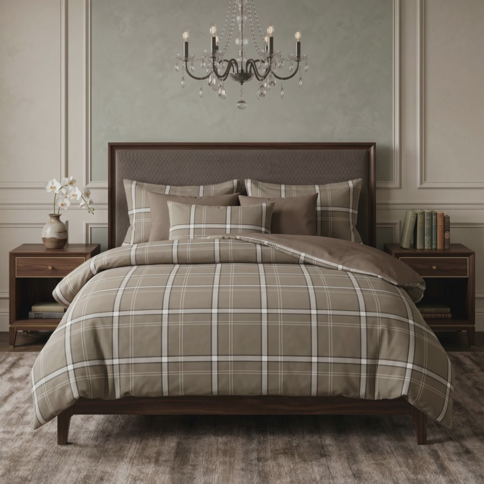 Pościel z mikrofibry dwustronna taupe beżowa kremowa w kretke 200x220 3 el. Briarwood Manor h1585