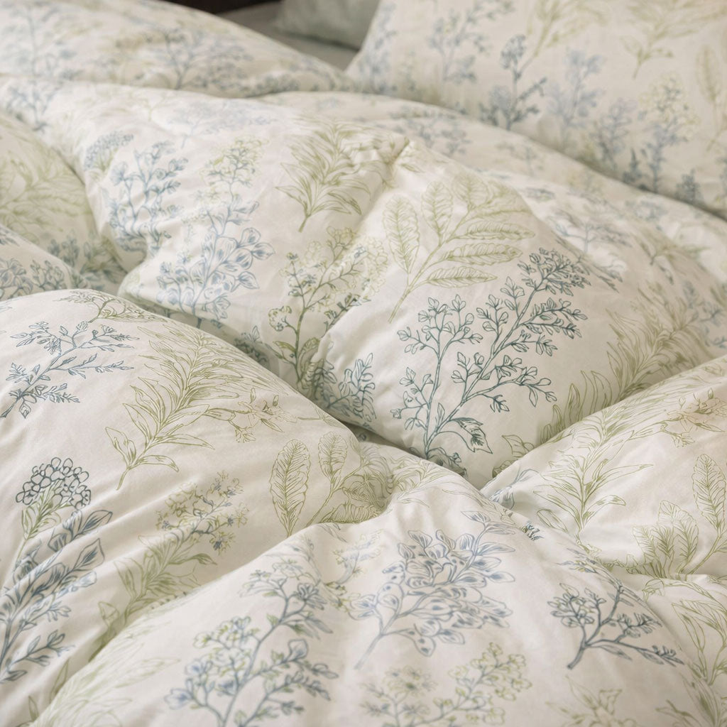 Pościel bawełniana biało-zielona w motyw leśny roślin kwiatów Dolly 200x220 3 el. Mil-X07